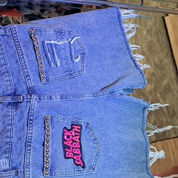 AKIRA Blue Denim Shorts with Studds And Patchwork Accent - Picture 4 of 5